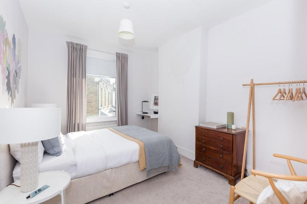 Casa de Férias Newly Renovated Large 4/5 Bedroom Victorian Terrace House With Garden.